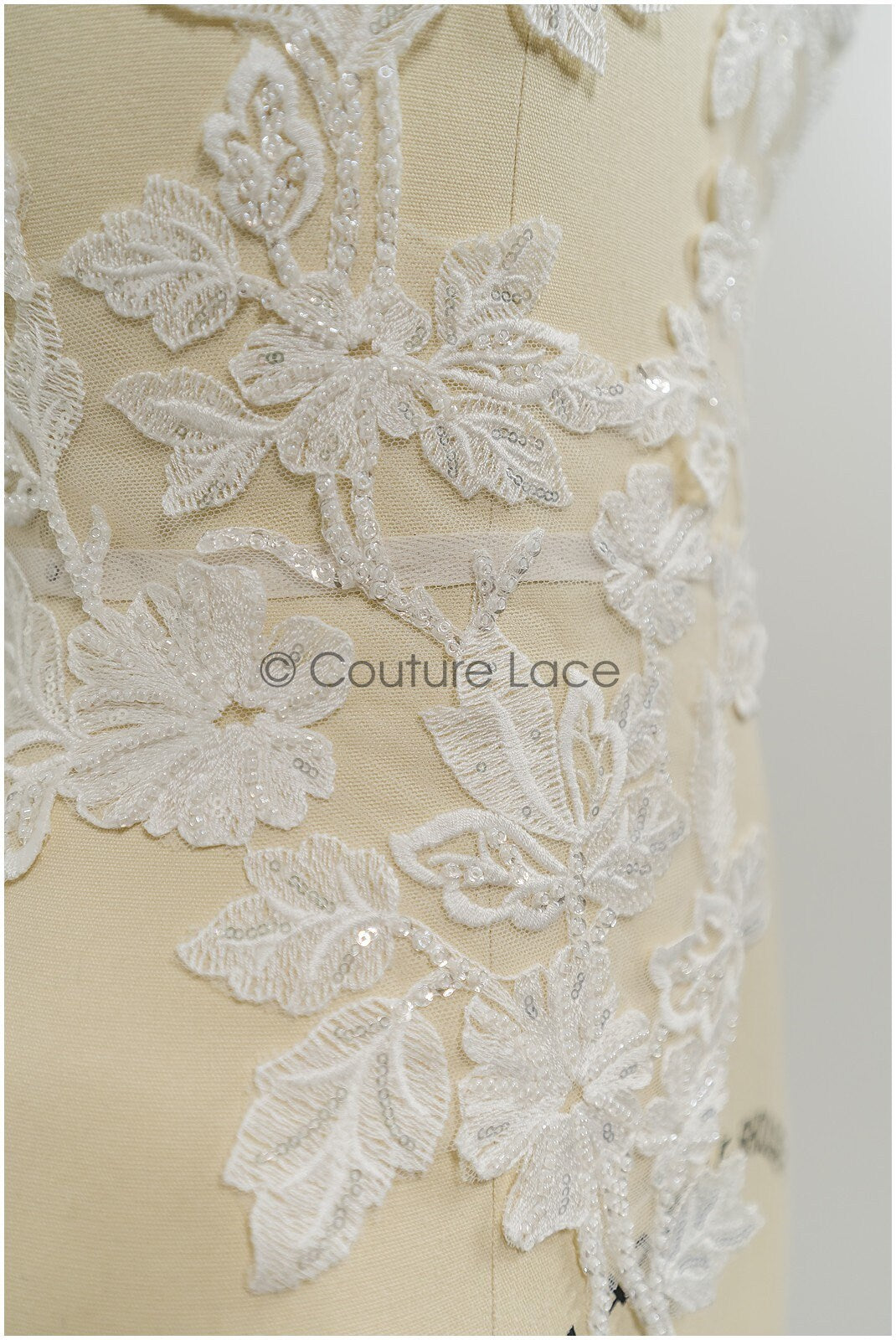 Perlen Applikationen für Brautkleid, Blumenspitzen Aufnäher, bestickte Spitzenapplikationen, kordelierte Spitzenapplikationen off-white// A21-214