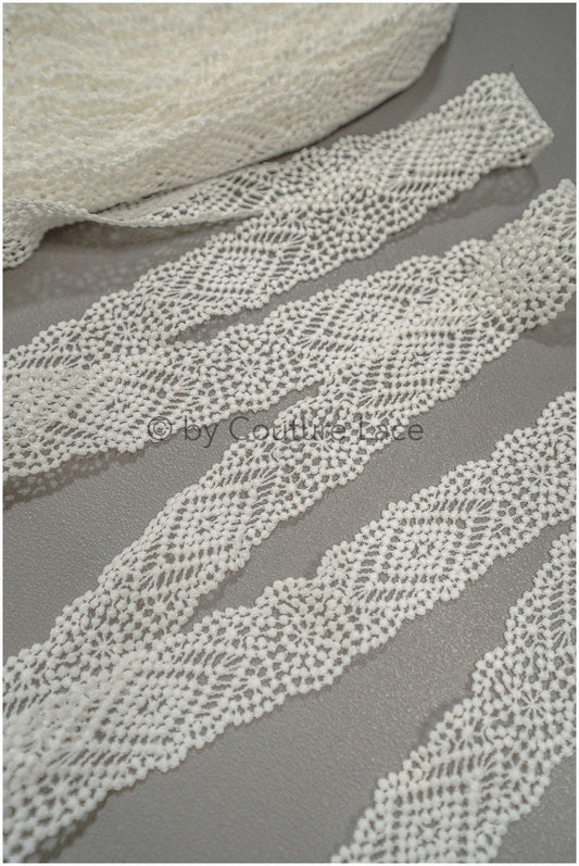 Boho lace trim off-white/ crocheted bridal lace/ guipure lace trim/ macrame lace// T21-125