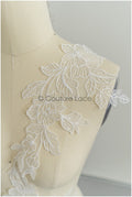 Off-white lace trim/ lace for wedding dress/ embroidered lace trim/ flower lace trim for wedding dress// T21-149