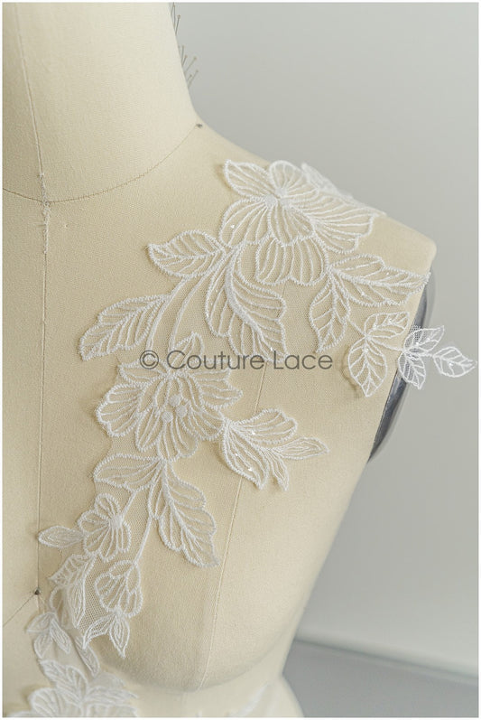 Off-white lace trim/ lace for wedding dress/ embroidered lace trim/ flower lace trim for wedding dress// T21-149
