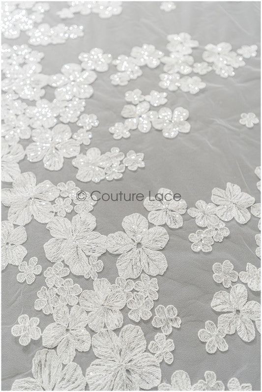 Romantischer Floraler Spitzenstoff Off-White/ Brautspitze mit Blumenmuster & Pailletten/ Braut Spitzenstoff// L22-277
