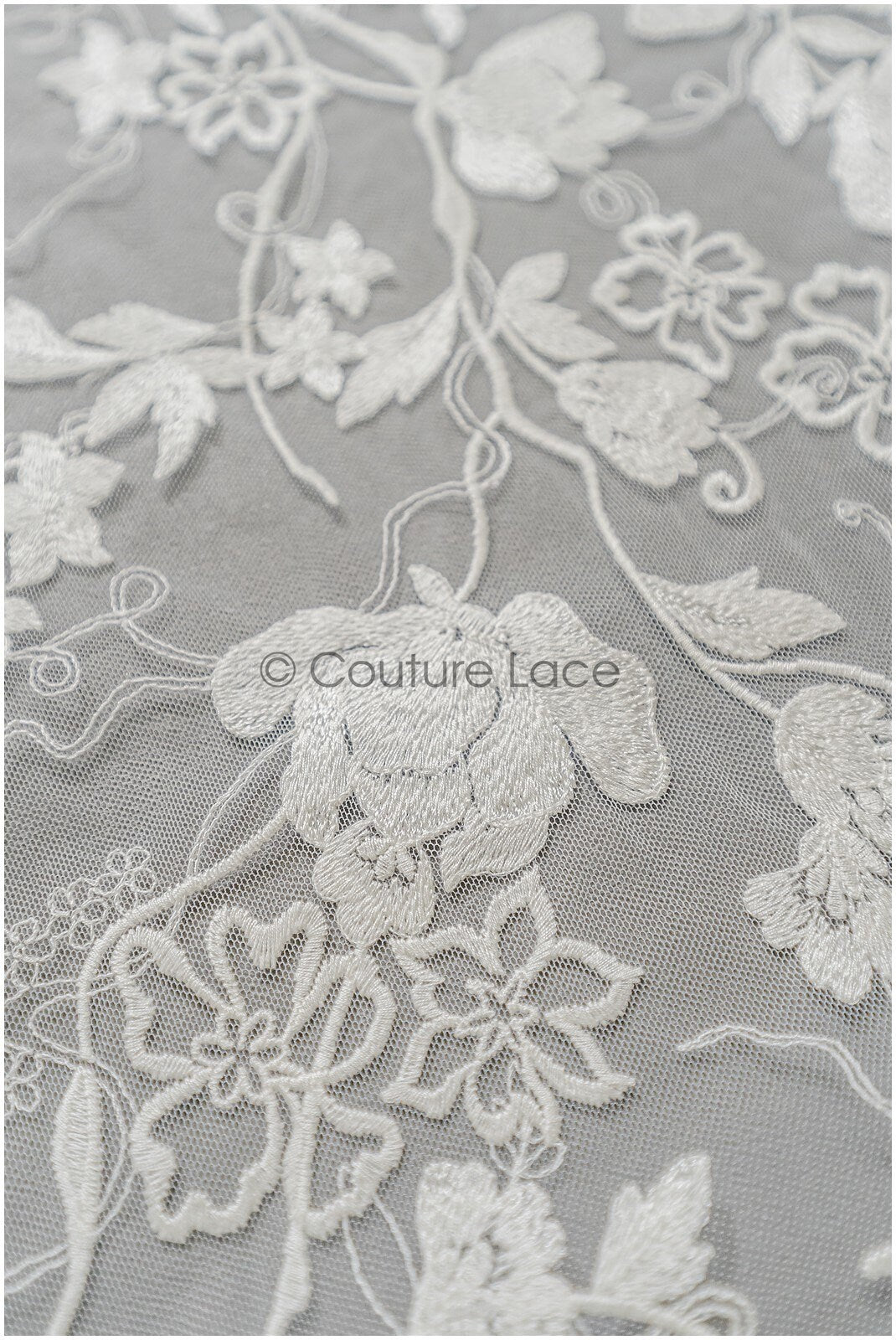 Romantischer floraler Spitzenstoff/ hochwertig bestickter Braut Spitzenstoff/ Off-White Spitzenstoff// L22-285B