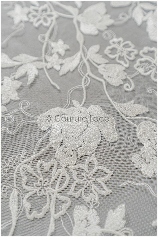 Romantischer floraler Spitzenstoff/ hochwertig bestickter Braut Spitzenstoff/ Off-White Spitzenstoff// L22-285B