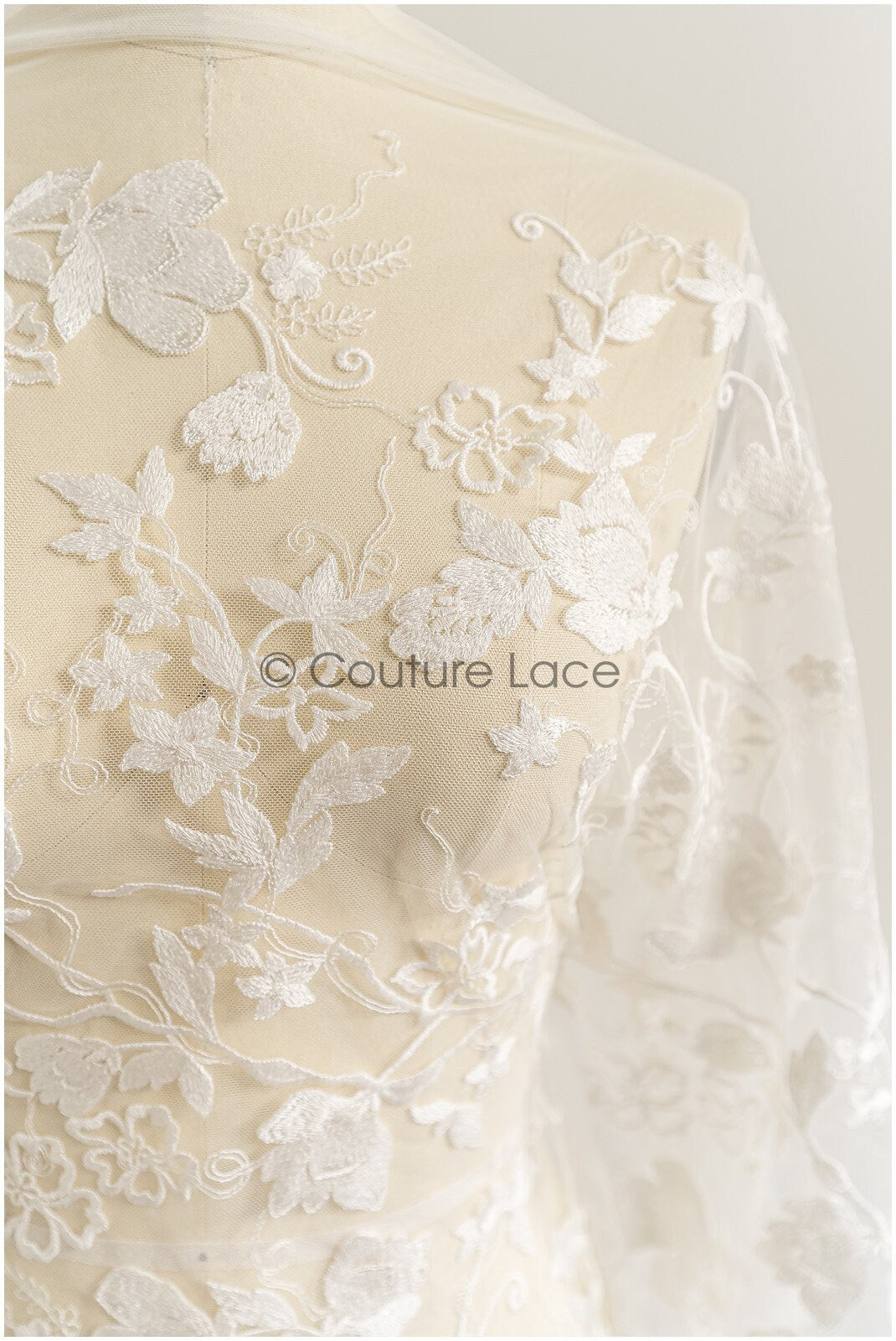Romantischer floraler Spitzenstoff/ hochwertig bestickter Braut Spitzenstoff/ Off-White Spitzenstoff// L22-285B