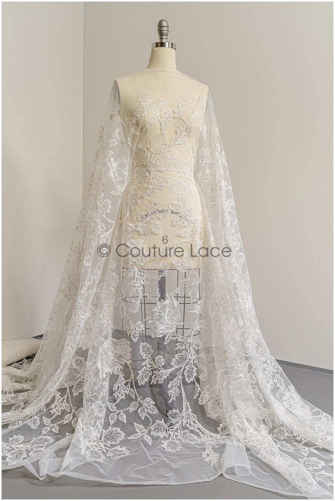Romantischer floraler Spitzenstoff/ hochwertiger Brautspitzenstoff Off-White/ Hochzeit Spitzenstoff// L22-293B