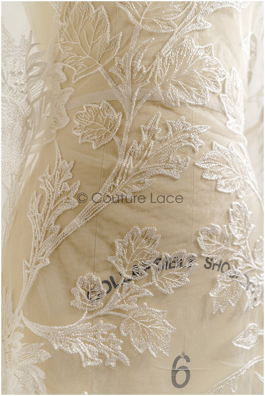 Romantischer floraler Spitzenstoff/ hochwertiger Brautspitzenstoff Off-White/ Hochzeit Spitzenstoff// L22-293B