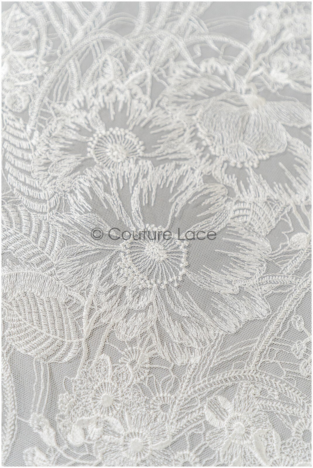 Romantischer Blumen Spitzenstoff/ bestickter Braut Spitzenstoff Off-White/ Spitzenstoff mit Blumen// L22-315