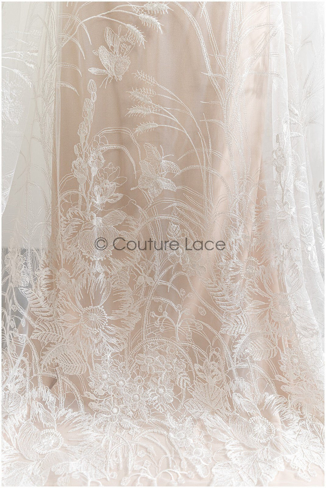 Romantischer Blumen Spitzenstoff/ bestickter Braut Spitzenstoff Off-White/ Spitzenstoff mit Blumen// L22-315