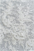 Wunderschöner 3D Blumen Spitzenstoff/ Braut Spitzenstoff Off-White/ romantischer floraler Spitzenstoff mit 3D Blumen/ französischer Spitzenstoff// L22-361B