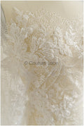 Wunderschöner 3D Blumen Spitzenstoff/ Braut Spitzenstoff Off-White/ romantischer floraler Spitzenstoff mit 3D Blumen/ französischer Spitzenstoff// L22-361B