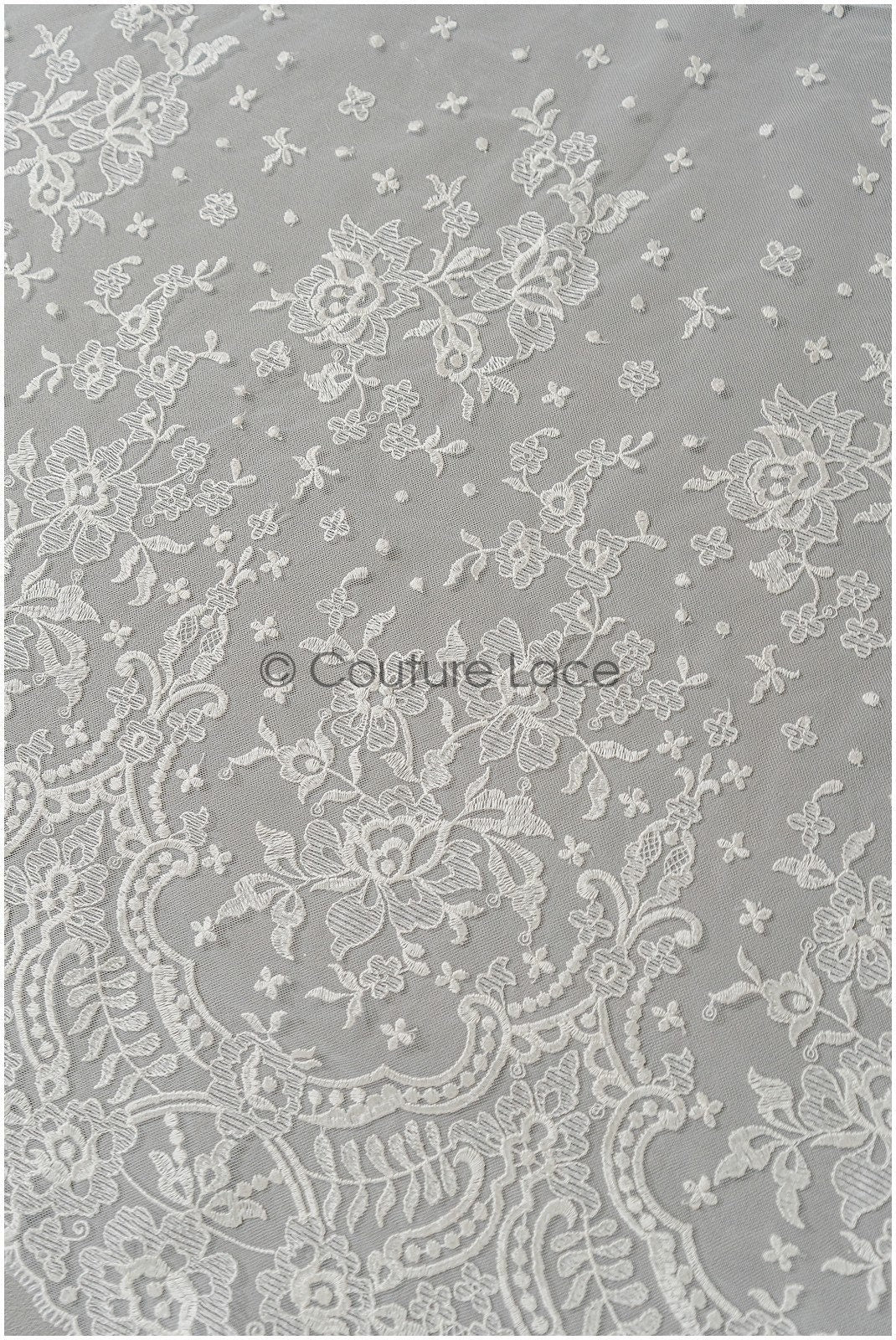 Romantischer Spitzenstoff Off-White/ hochwertiger bestickter Braut Spitzenstoff/ florale Brautspitze/ französische Spitze// L22-240B
