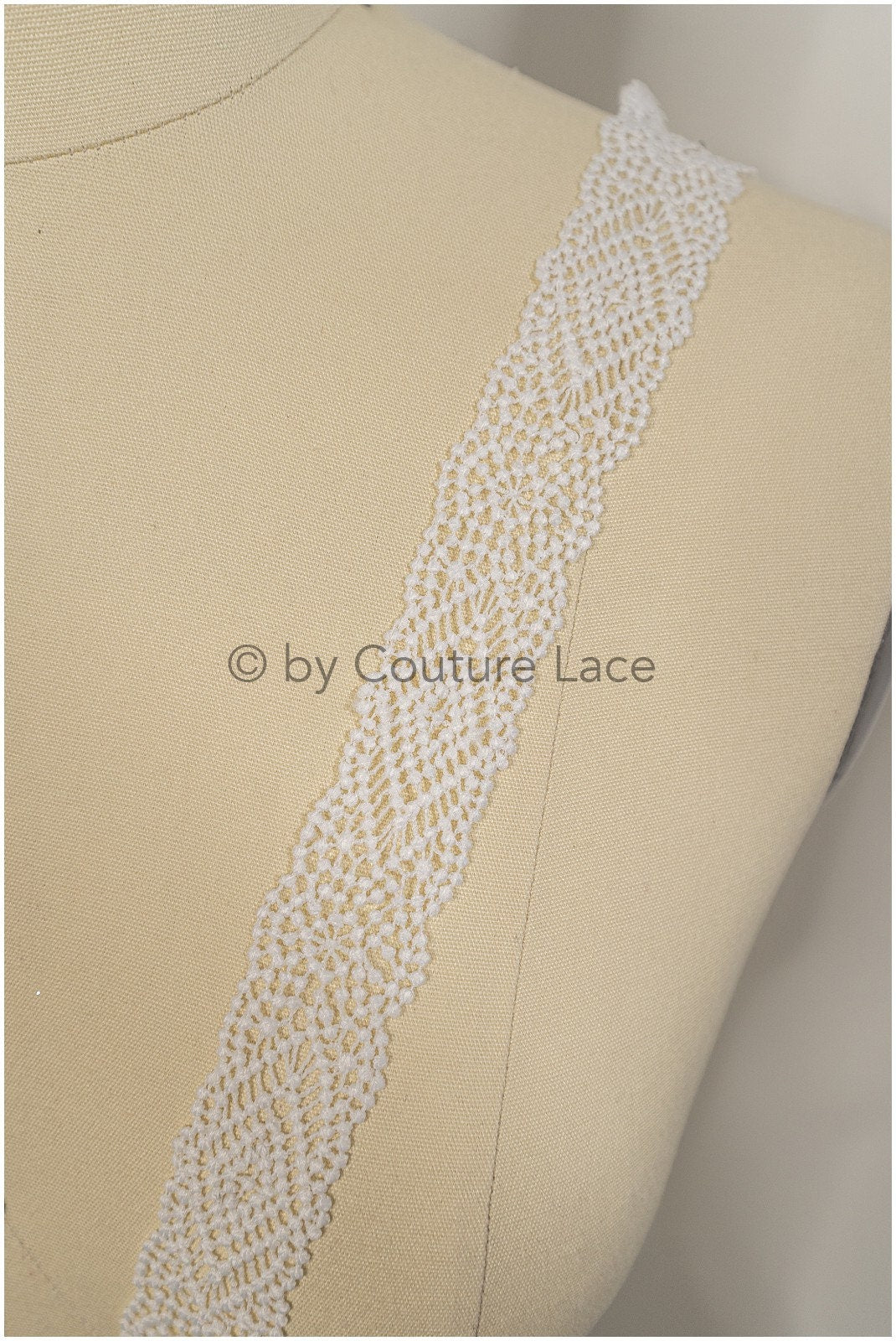 Boho lace trim off-white/ crocheted bridal lace/ guipure lace trim/ macrame lace// T21-125
