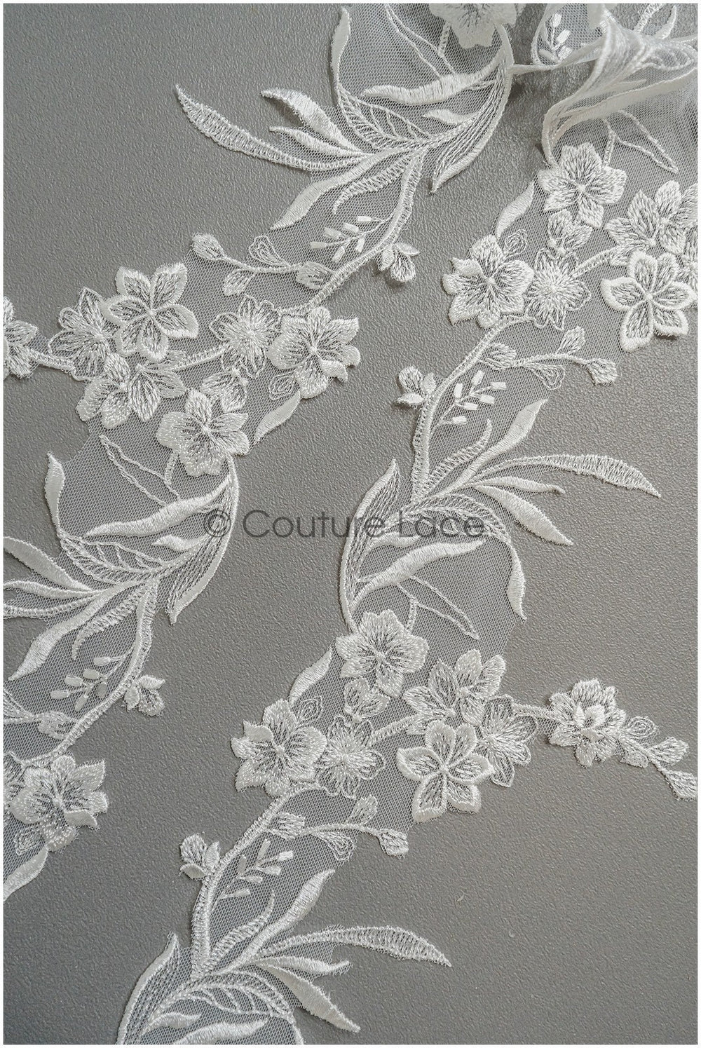 Romantic lace trim off-white/ wedding dress lace trim/ embroidered lace trim// T21-152 