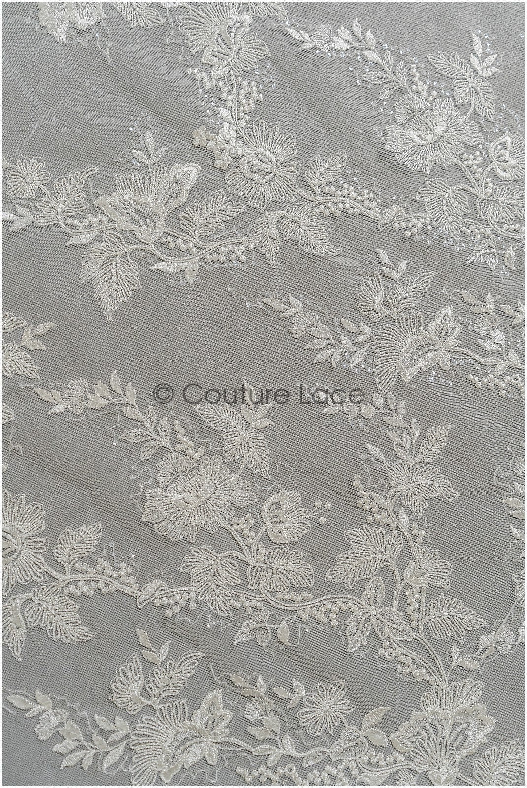 Romantischer floraler Spitzenstoff Off-White/ hochwertiger bestickter Braut Spitzenstoff/ Brautspitze Stoff// L22-295B