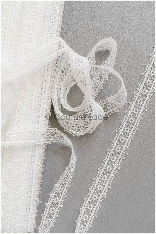 4yds Boho lace trim off-white/ crocheted lace trim/ guipure lace trim/ bridal dress lace// T22-202
