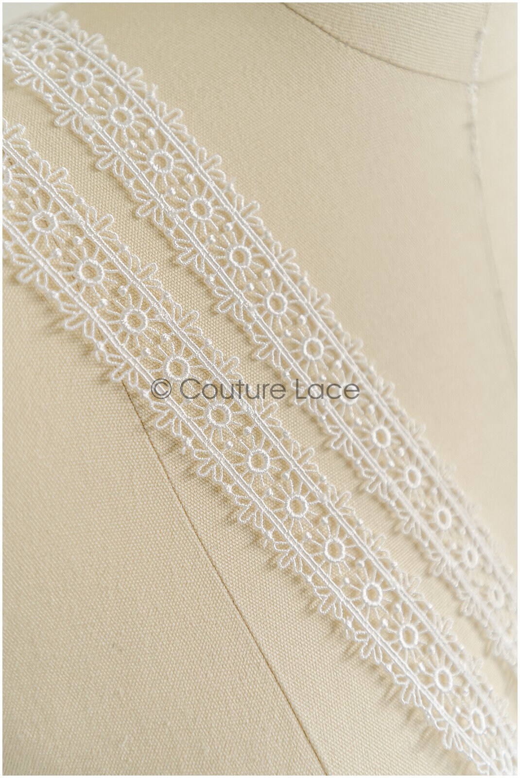 4yds Boho lace trim off-white/ crocheted lace trim/ guipure lace trim/ bridal dress lace// T22-202