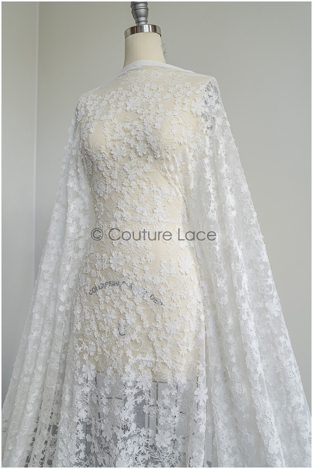Wunderschöner Spitzenstoff Off-White/ Braut Couture Spitzenstoff mit 3D Blumen/ Brautspitze// L22-424L