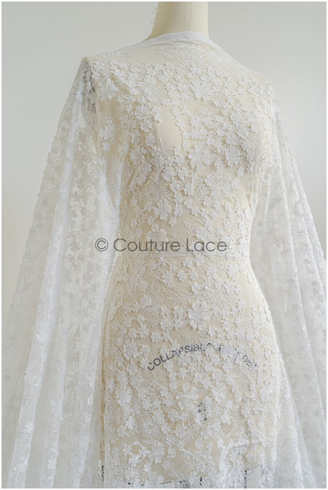Wunderschöner Spitzenstoff Off-White/ Braut Couture Spitzenstoff mit 3D Blumen/ Brautspitze// L22-424L