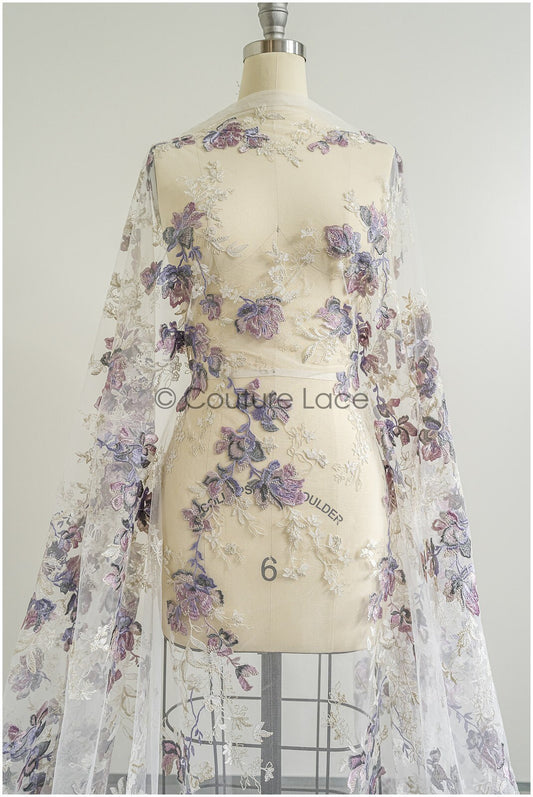 romantischer violett blauer Spitzenstoff mit floralem Muster/ floraler Couture Spitzenstoff/ lila bestickter Spitzenstoff// L22-440