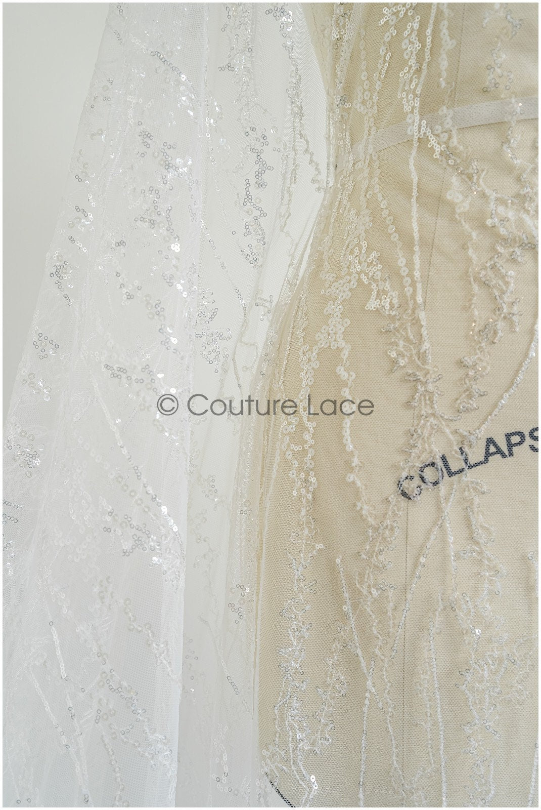 Pailletten Spitzenstoff mit Wellenmuster/ Couture Spitzenstoff Off-White/ Braut Spitzenstoff mit Pailletten// L22-455