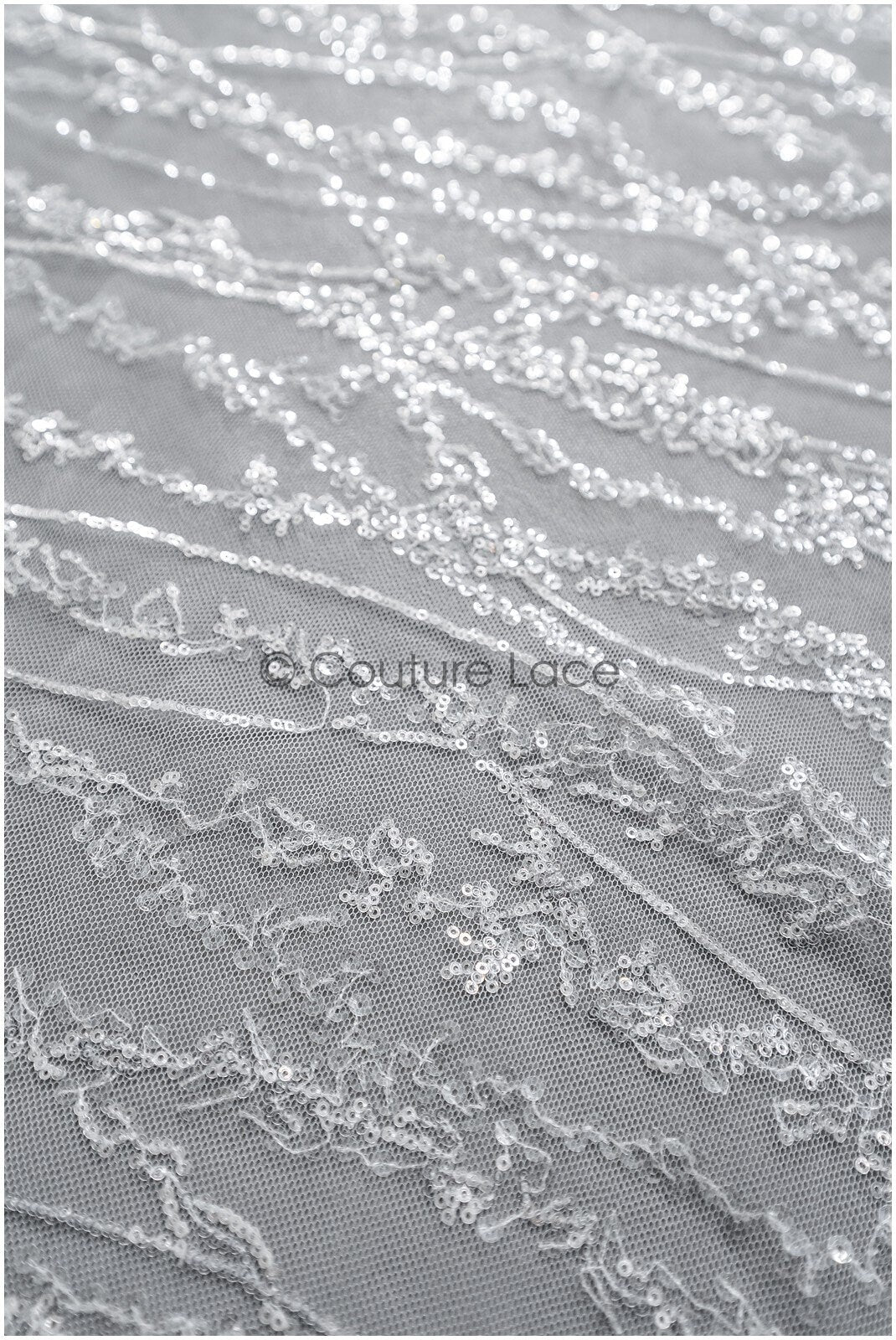 Pailletten Spitzenstoff mit Wellenmuster/ Couture Spitzenstoff Off-White/ Braut Spitzenstoff mit Pailletten// L22-455