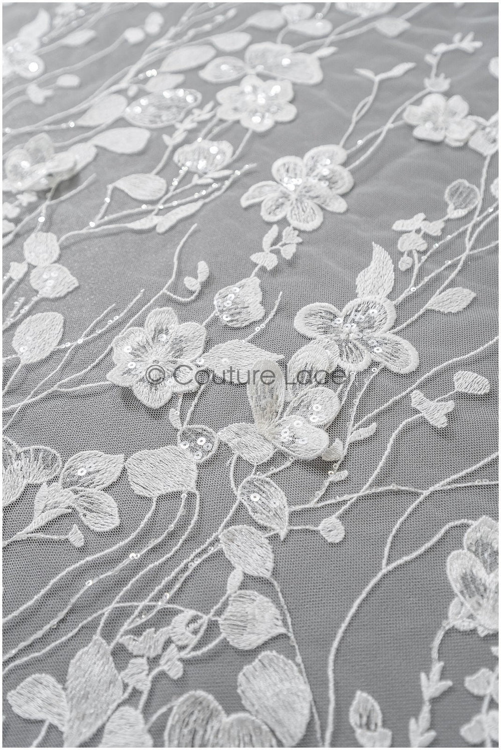 Wunderschöner 3D Blumen Spitzenstoff/ Braut Couture Spitzenstoff mit Perlen/ Brautspitze mit Ästen & Blättern// L22-463