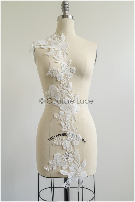 Lace trim off-white/ wedding lace trim/ floral lace trim/ bridal veil lace trim// T22-184