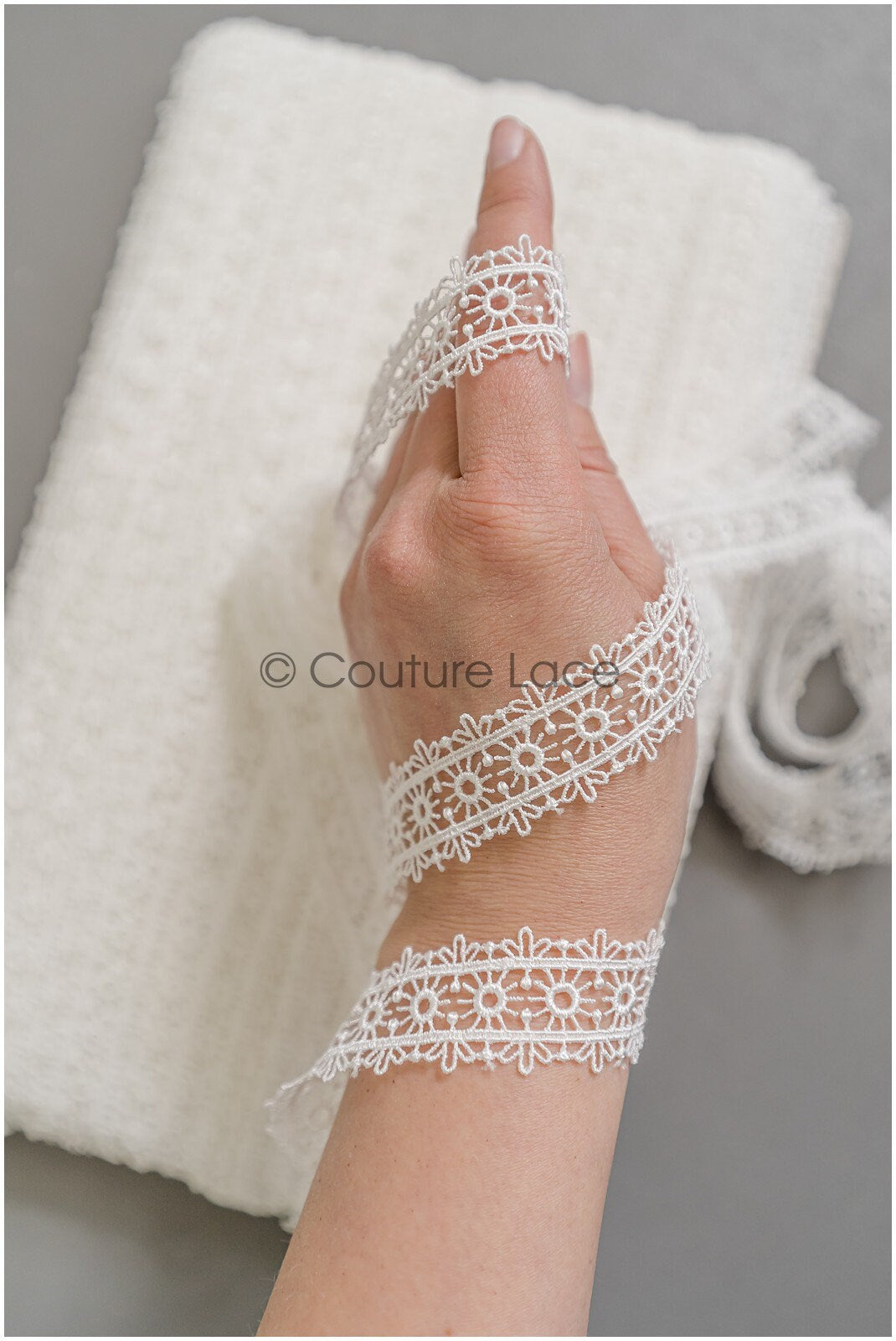 4yds Boho lace trim off-white/ crocheted lace trim/ guipure lace trim/ bridal dress lace// T22-202