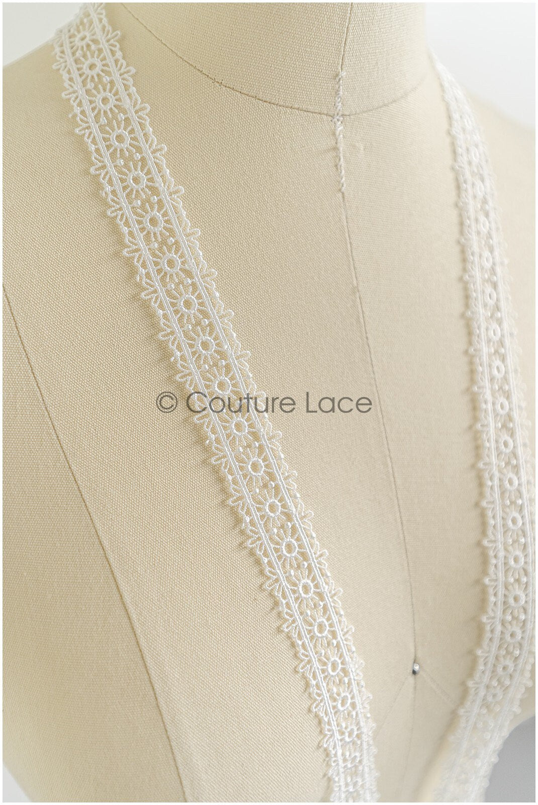 4yds Boho lace trim off-white/ crocheted lace trim/ guipure lace trim/ bridal dress lace// T22-202