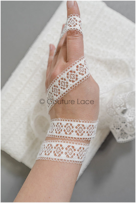 4yds Off-White Boho Lace Trim/ Crocheted Lace Trim/ Bridal Guipure Lace/ Dot Lace// T22-209