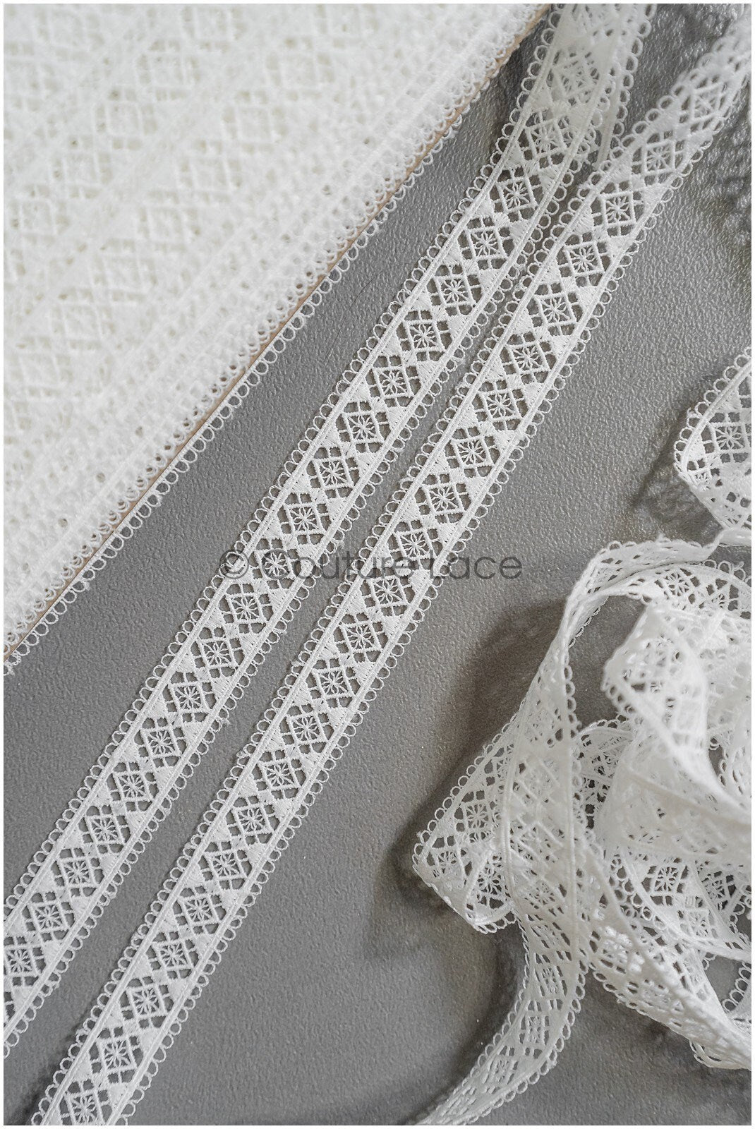 4yds Off-White Boho Lace Trim/ Crocheted Lace Trim/ Bridal Guipure Lace/ Dot Lace// T22-209
