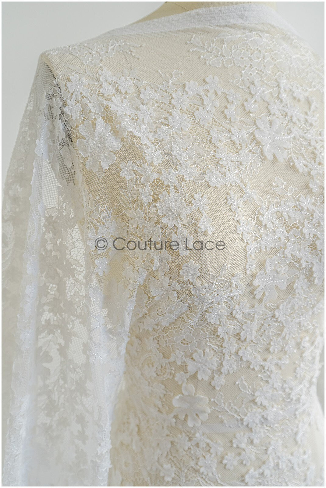 Wunderschöner Spitzenstoff Off-White/ Braut Couture Spitzenstoff mit 3D Blumen/ Brautspitze// L22-424L