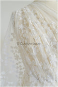 3D Blumen Spitzenstoff Off-White/ französische Spitze/ Couture Spitze/ Brautspitze mit Blumen// L22-424T