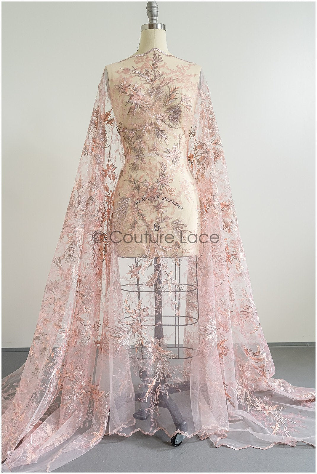 romantischer rosa-rosa Spitzenstoff mit floralem Muster/ floraler Couture Spitzenstoff/ lachsfarbener bestickter Spitzenstoff// L22-443