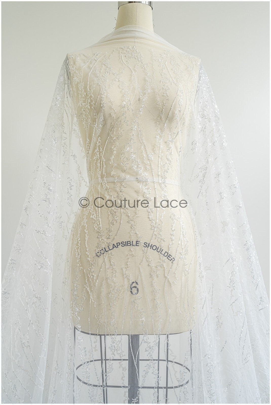 Pailletten Spitzenstoff mit Wellenmuster/ Couture Spitzenstoff Off-White/ Braut Spitzenstoff mit Pailletten// L22-455