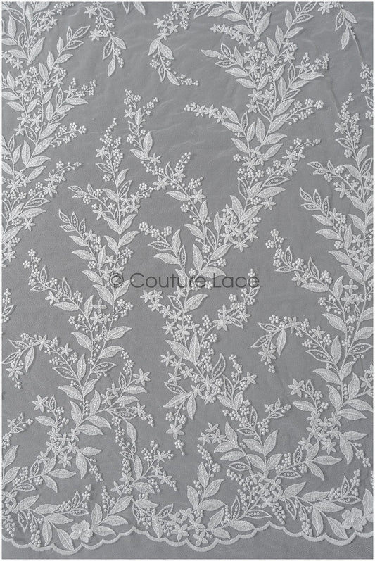 Romantischer Blumen Spitzenstoff mit Pailletten/ floraler Couture Spitzenstoff Off-White/ zarter floraler Spitzenstoff// L22-458