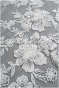 Wunderschöner 3D Blumen Spitzenstoff/ Braut Couture Spitzenstoff/ Spitzenstoff mit Perlen/ Brautspitze mit Ästen & Blättern// L22-460