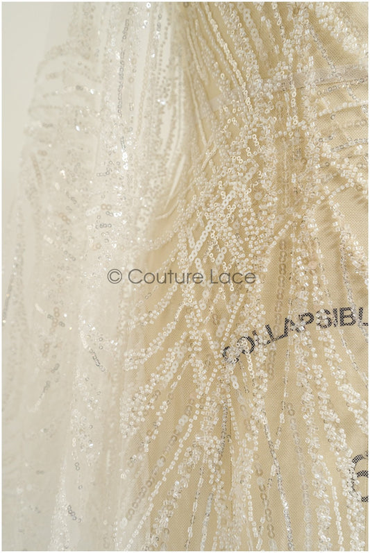 Wunderschöner perlenbesetzter Spitzenstoff mit kleinen Blättern/ Couture Spitzenstoff mit Perlen & Pailletten/ Brautspitze mit Zweigen// L22-482