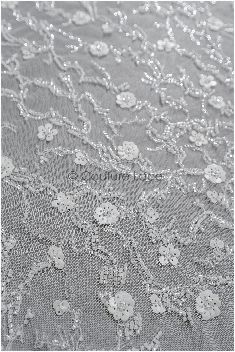 Wunderschöner Spitzenstoff mit Linien/ Couture Spitzenstoff mit Perlen & Pailletten/ Brautspitze mit Ästen & Linien// L22-461