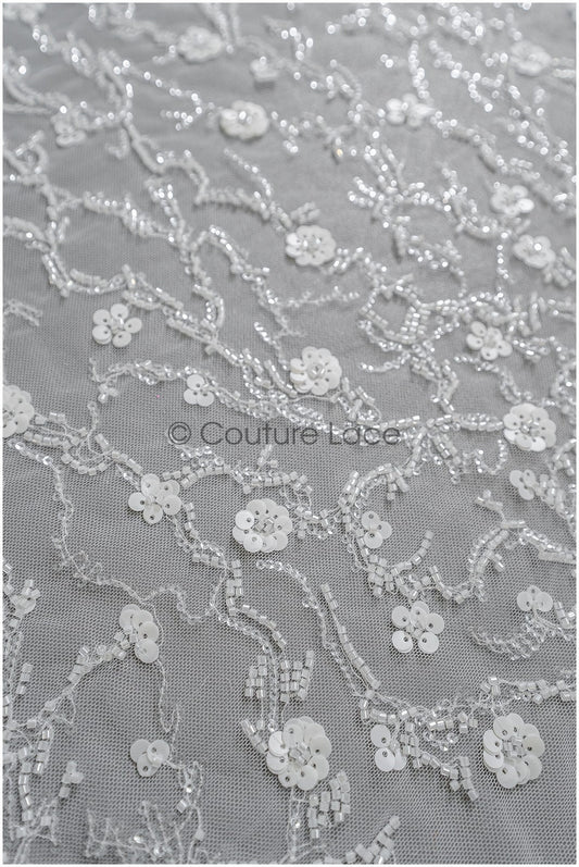 Wunderschöner Spitzenstoff mit Linien/ Couture Spitzenstoff mit Perlen & Pailletten/ Brautspitze mit Ästen & Linien// L22-461
