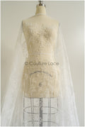 Wunderschöner Spitzenstoff mit kleinen Blättern/ Couture Spitzenstoff mit Perlen & Pailletten/ Brautspitze Off-White// L22-470