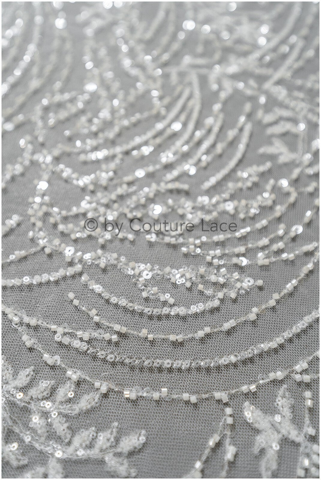 Schwerer Spitzenstoff mit Linien/ Couture Spitzenstoff mit Perlen & Pailletten/ Couture Spitzenstoff Off-White/ Brautspitze// L22-490