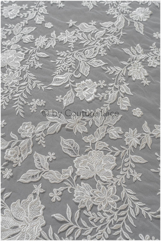 Romantischer Braut Spitzenstoff mit Blumenmuster/ florale Couture Spitze Off-White/ bestickte Spitze// L22-493