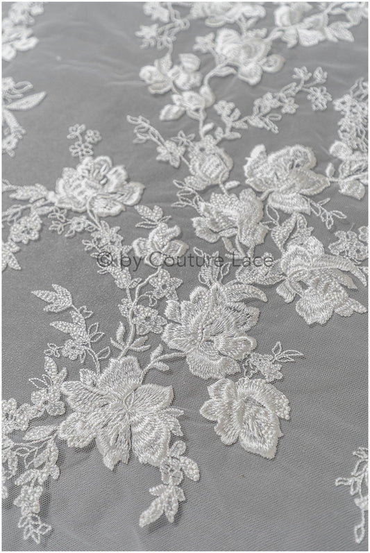 Romantischer Braut Spitzenstoff/ Brautspitze Off-White/ floraler Couture Spitzenstoff/ Brautblume bestickte Spitze// L22-269B