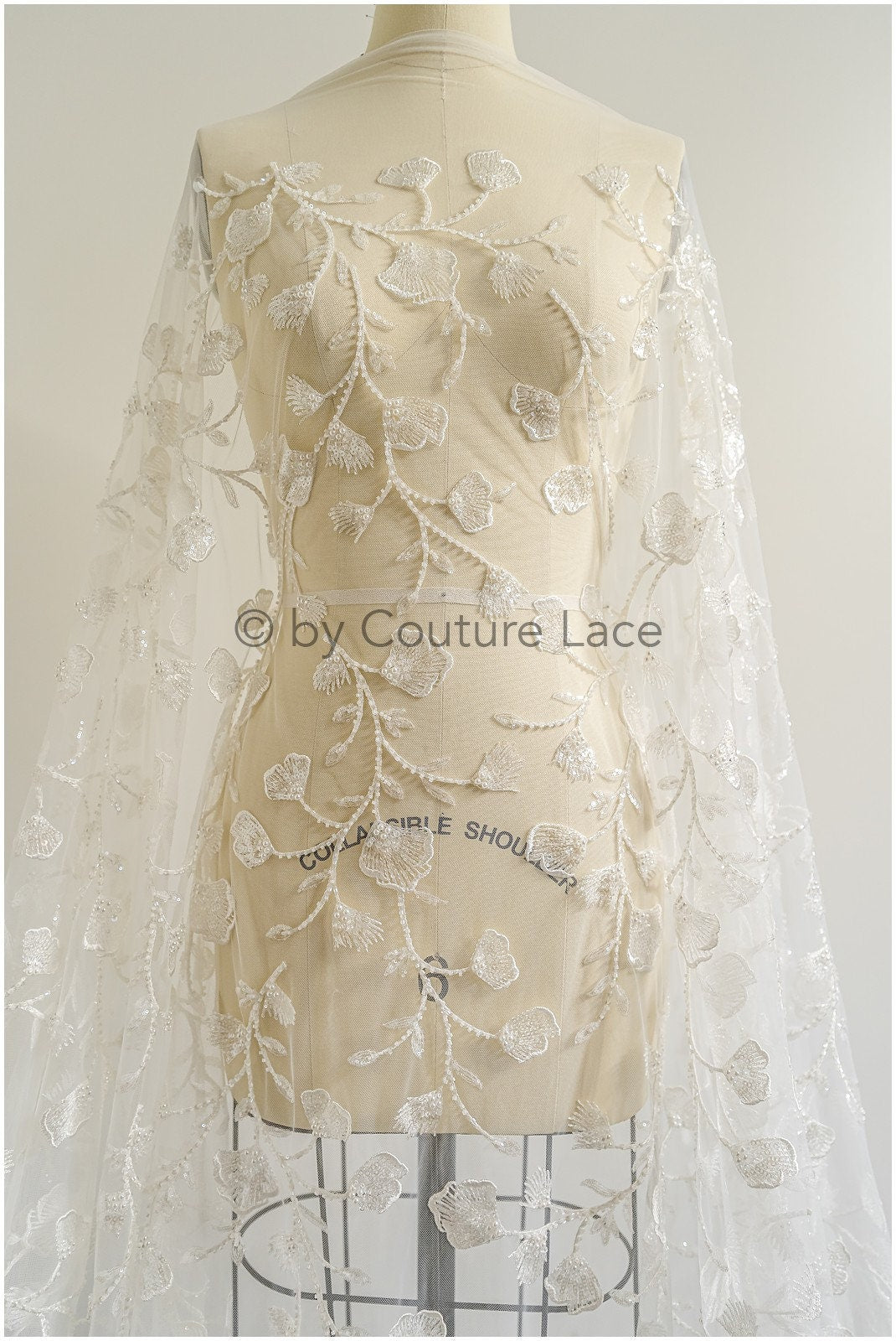 Schwerer Spitzenstoff mit Linien/ Couture Spitzenstoff mit Perlen & Pailletten/ Couture Braut Spitzenstoff/ Brautspitze// L22-494