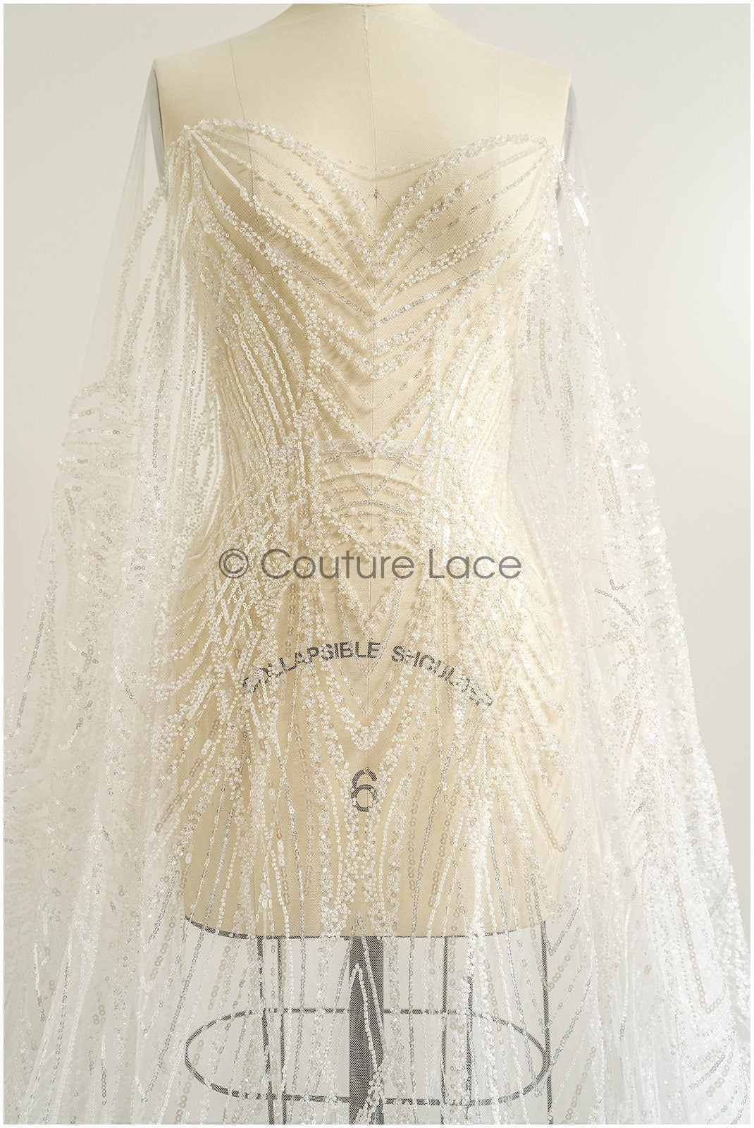 Wunderschöner perlenbesetzter Spitzenstoff mit kleinen Blättern/ Couture Spitzenstoff mit Perlen & Pailletten/ Brautspitze mit Zweigen// L22-482