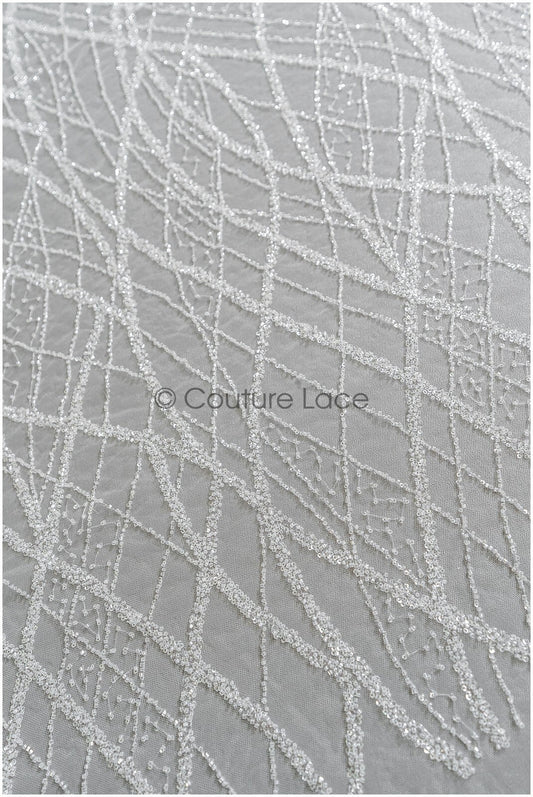 Schwerer Spitzenstoff mit Linien/ Couture Spitzenstoff mit Perlen & Pailletten/ Couture Spitzenstoff Off-White// L22-480