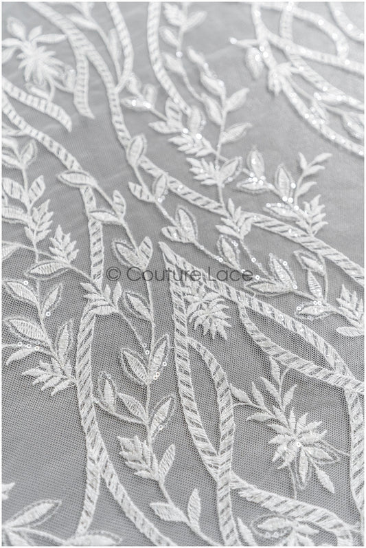 Wunderschöner Spitzenstoff mit Wellenmuster/ Couture Spitzenstoff Off-White/ Brautspitze mit Pailletten// L22-466