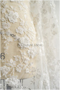 Wunderschöner 3D Blumen Spitzenstoff/ Braut Couture Spitzenstoff Off-White/ 3D Brautspitze mit Perlen/ Brautspitze// L22-471