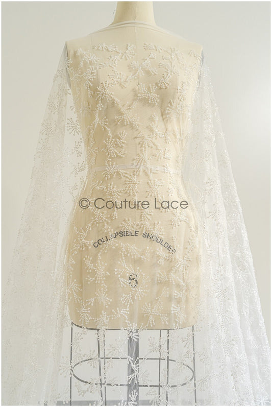 Wunderschöner Perlen Spitzenstoff/ Couture Spitzenstoff mit Perlen & Pailletten/ Brautspitze Off-Whitte// L22-474